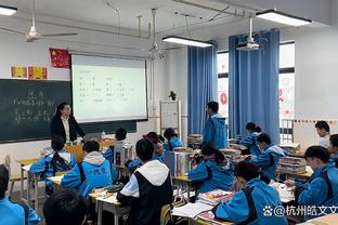 皇马幼稚园开学啦？贝林纳乔吕迪格开心叠罗汉，笑得合不拢嘴